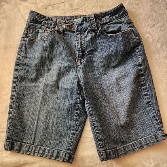 St John's Bay Women's 2 pair of Denim Bermudas Size 8 Petite - Picture 8 of 13